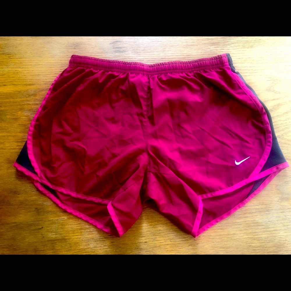 Nike Women’s Dri Fit running shorts w/liner